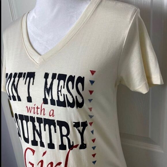 REBEL SKY “Don’t Mess With A Country Girl” V-Neck Tshirt. Small - Picture 2 of 4